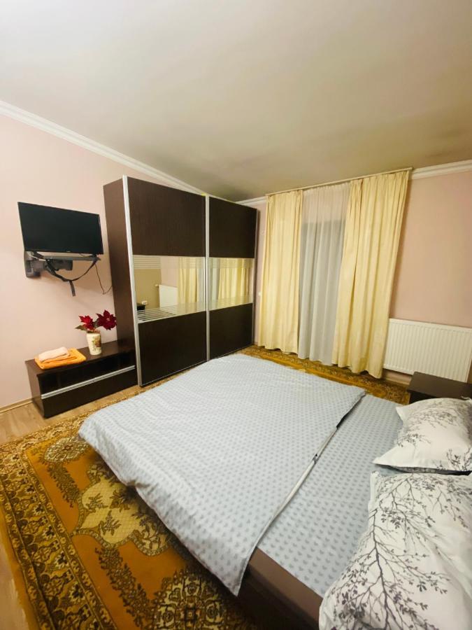 Central House Oradea Exterior photo